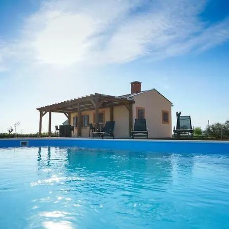 Levatinka Villa