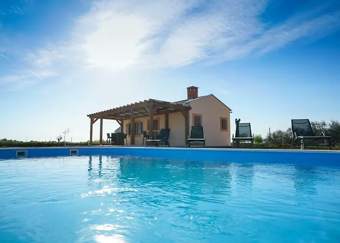 Levatinka Villa