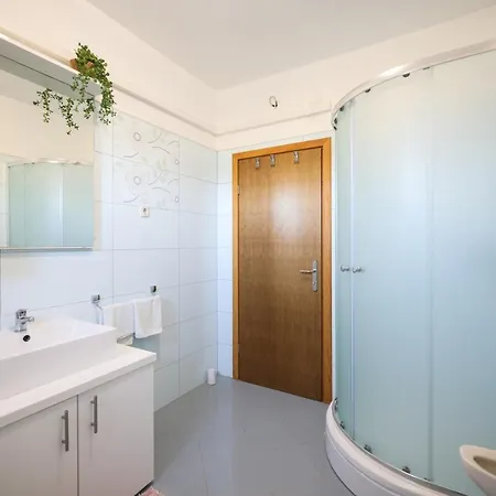 Levatinka * Skabrnje